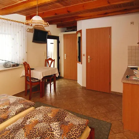 In L Bben With A Terrace Holiday home *